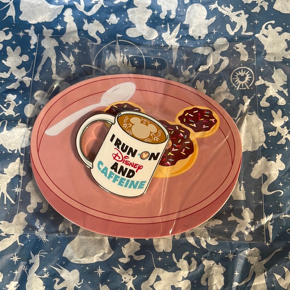 Disney ''I Run on Disney and Caffeine'' Flair Pin - Coffee Mug
